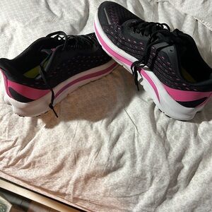 Gola Black and Pink Athletic Shoes with Sporty Design